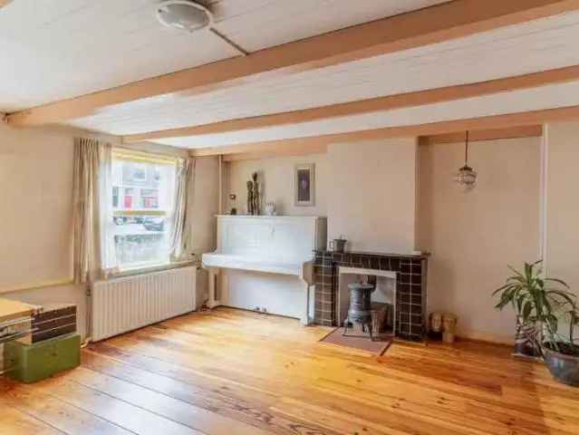 7-kamer Grachtenpand Delft Buitenwatersloot Ruime woning 5 slaapkamers
