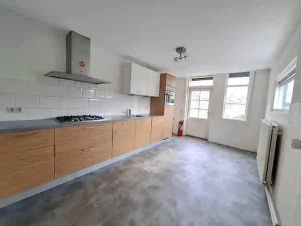 Ruime kamer Breda West nabij centrum en station