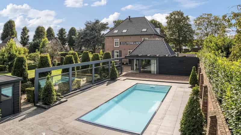 Villa Zilverkamp te Huissen: Luxe Historische Villa met Zwembad