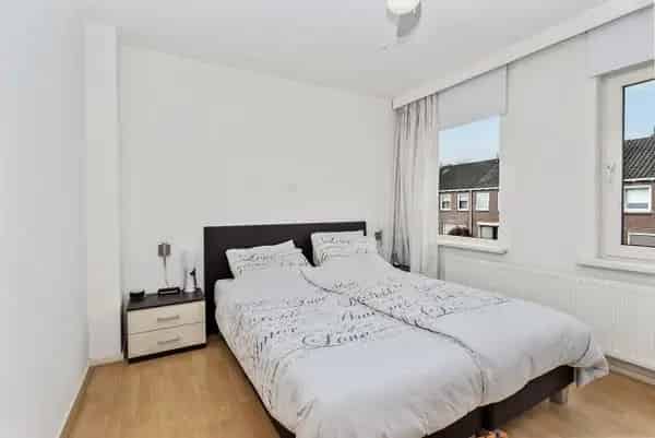 Tussenwoning Vught Rustige Woonstraat Nabij Centrum