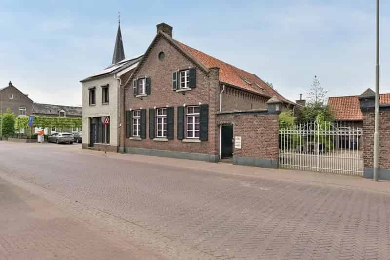 Huis Te Koop , 10, Ecrevissestraat, Obbicht, Limburg