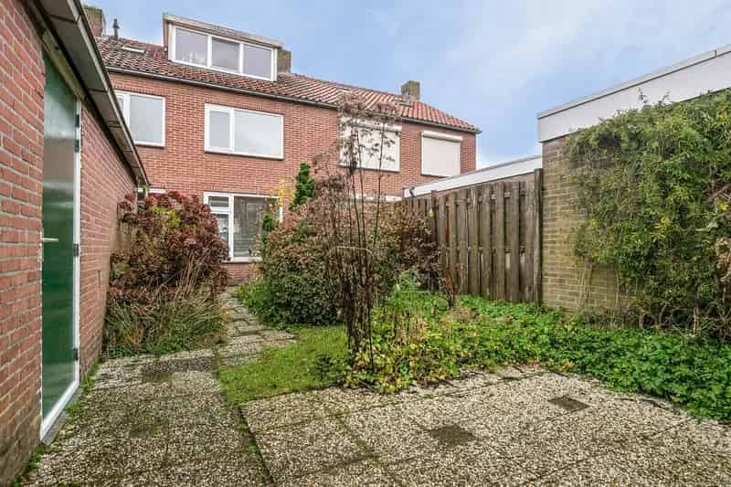 4 Slaapkamers 2 Badkamers Zetten Grote Tuin