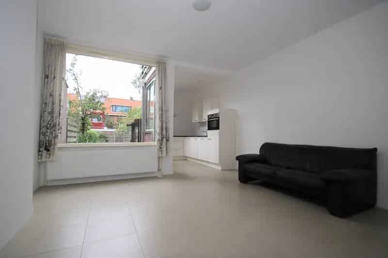 5 Kamer Woning Vlaardingen: Gerenoveerd en Ruim