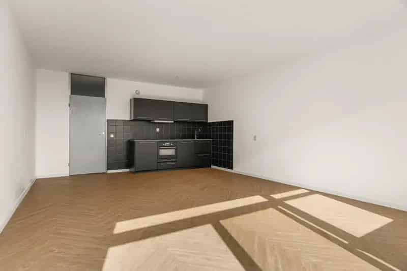 2 Kamer Appartement Hilversum Top Etage Parkeerplaats Balkon