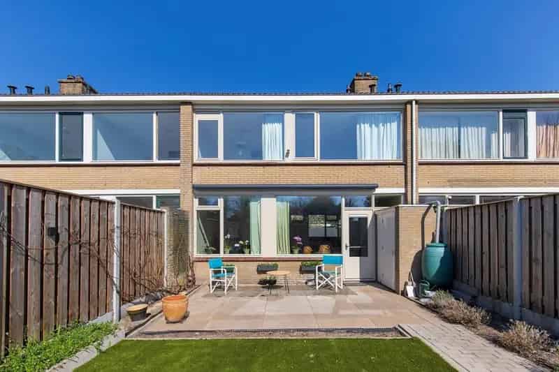 Moderne Tussenwoning 4 Slaapkamers Instapklaar
