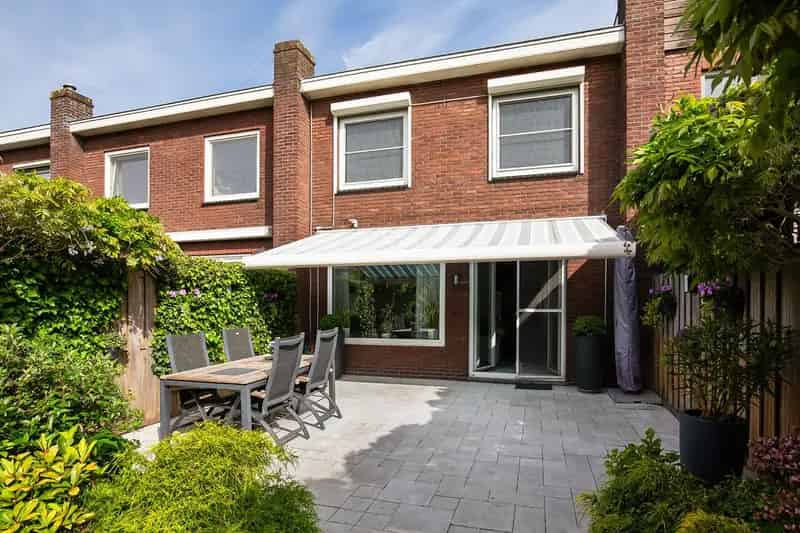 Ruime Eengezinswoning Amsterdam Noord 3 Slaapkamers Garage Tuin