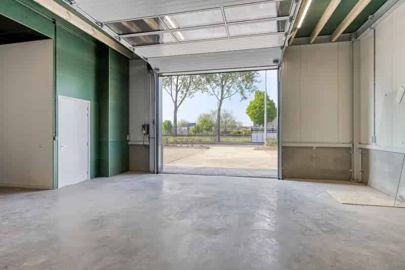 Bedrijfshal Leeuwarden 376m² te huur Hemrik