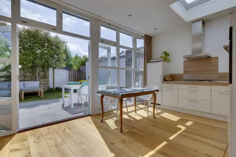 Sfeervolle Tussenwoning Sittard 160m2 Vier Slaapkamers Zonnige Tuin
