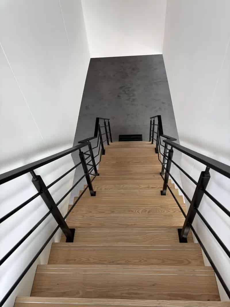 Bedrijfshal te huur Zwaag 282m² Showroom Kantoor Atelier