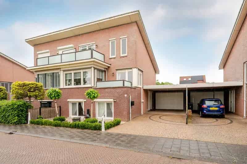 2 Onder 1 Kapwoning Landstrekenwijk Lelystad