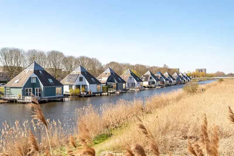 Watervilla Almere Buiten  3 slaapkamers  Eigen Steiger