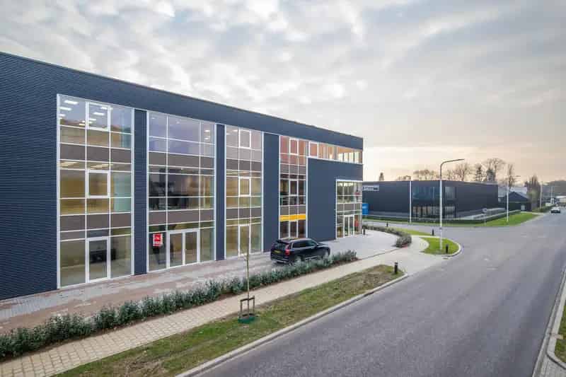 Bedrijfshal te Huur Bemmel 639m2 Showroom Kantoor