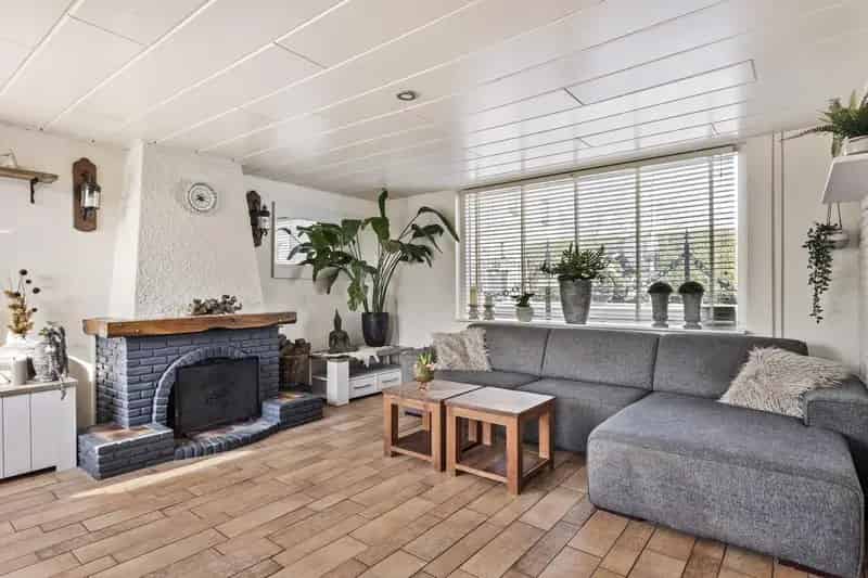 Vrijstaande woning Barendrecht Voordijk 3 slaapkamers royale tuin