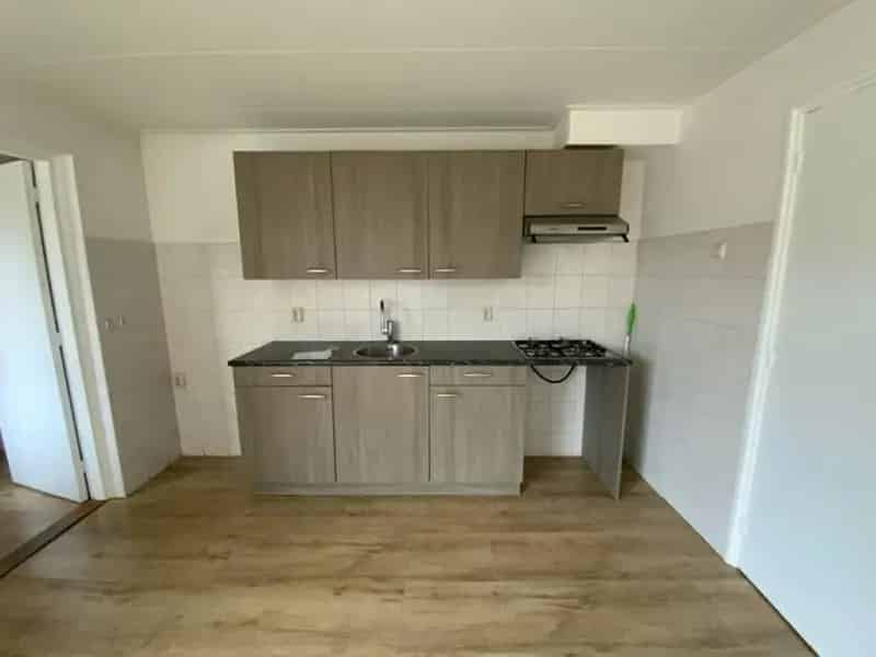 Hoekwoning 4 slaapkamers tuin parkeerplaats