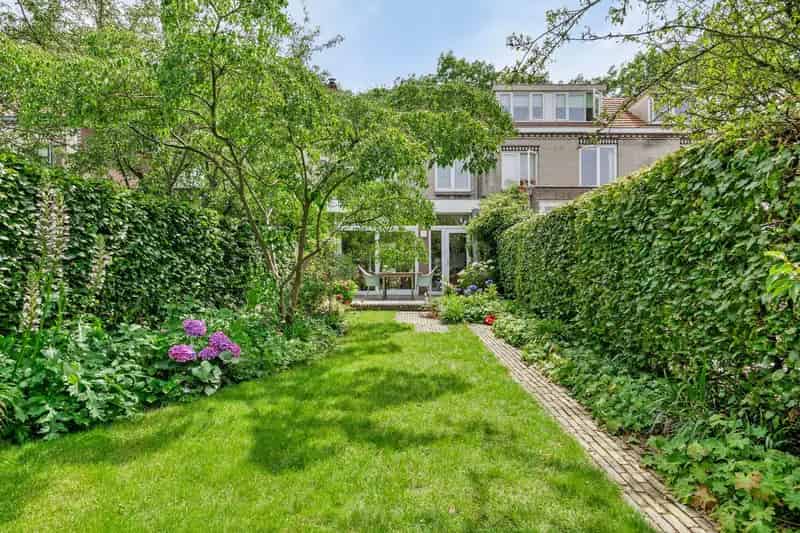 Nijmegen Jaren 20 Tussenwoning 3 slaapkamers 140m2