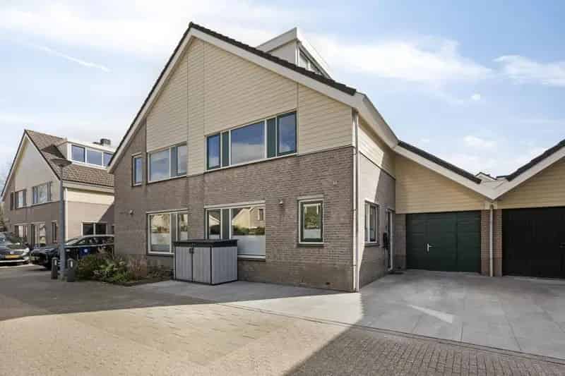 Royale Instapklare 2-onder-1-kapwoning Alkmaar