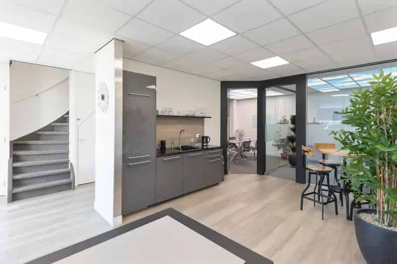 Bedrijfshal Beverwijk te Koop Parallelweg
