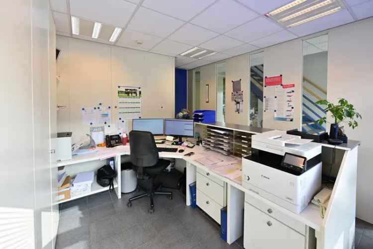 Bedrijfshal Hilversum te Huur 803m² Kantoorruimte Parkeergelegenheid
