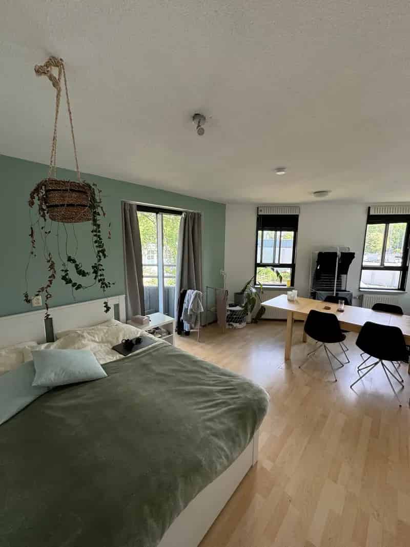 Ruime kamer met balkon voor masterstudent of eind bachelor