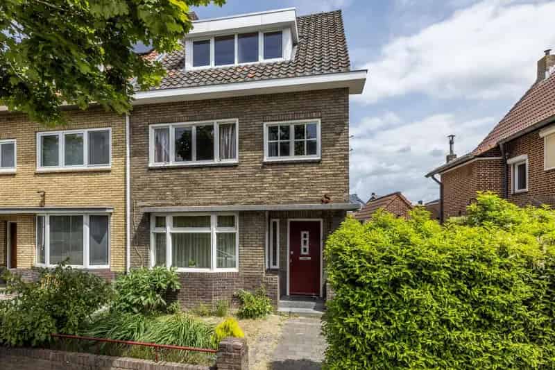 Halfvrijstaande woning Grubbelaan 4 5 slaapkamers luxe badkamer