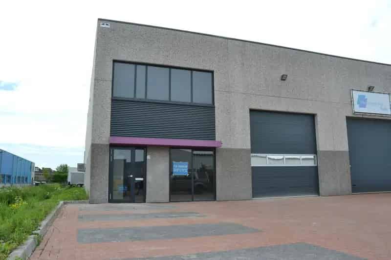 Bedrijfshal te Huur Nieuwkuijk Nabij A59 403m2