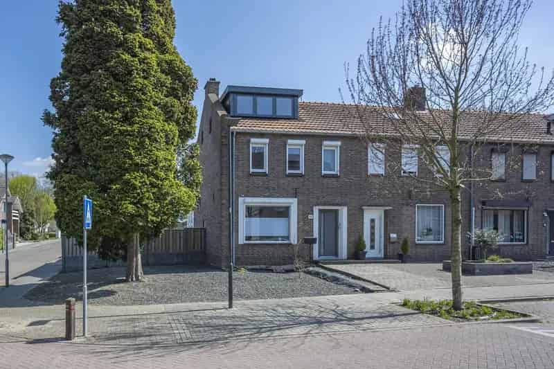 Ruime Hoekwoning Schinveld Moderne Keuken Badkamer Grote Zolder