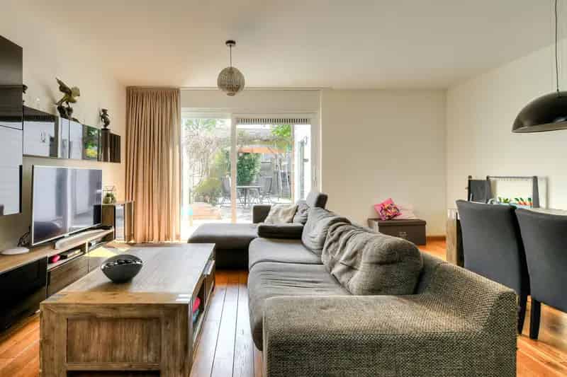 Huis te koop Breda: Ruime tussenwoning aan groen hofje
