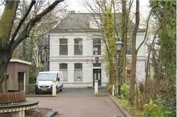 Luxe Studio Rotterdam Ijsselmonde  Prive Parkeerplaats