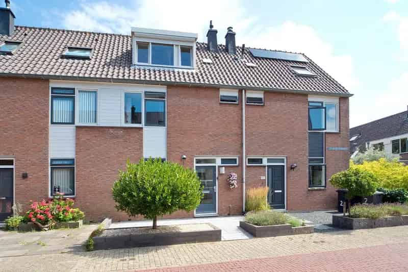 Huis te koop Naaldwijk 4 slaapkamers moderne keuken tuin