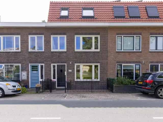 Tussenwoning te koop Hoorn: Luxe, Instapklaar, Aan het Water