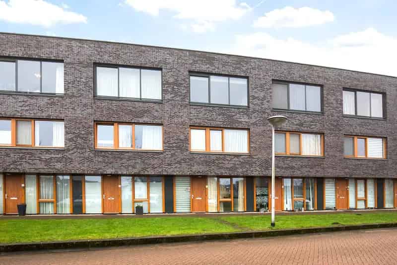 Huis te koop Uithoorn: 5 slaapkamers, moderne keuken, dakterras