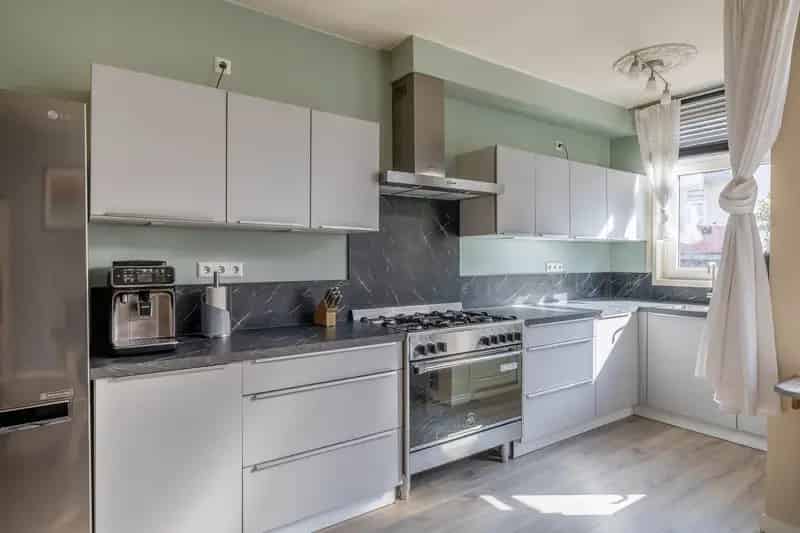 Appartement te koop Schiedam Oost 96m2 tuin souterrain