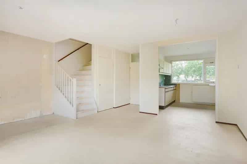 Maisonnettewoning Almere: te moderniseren woning nabij station en stadshart