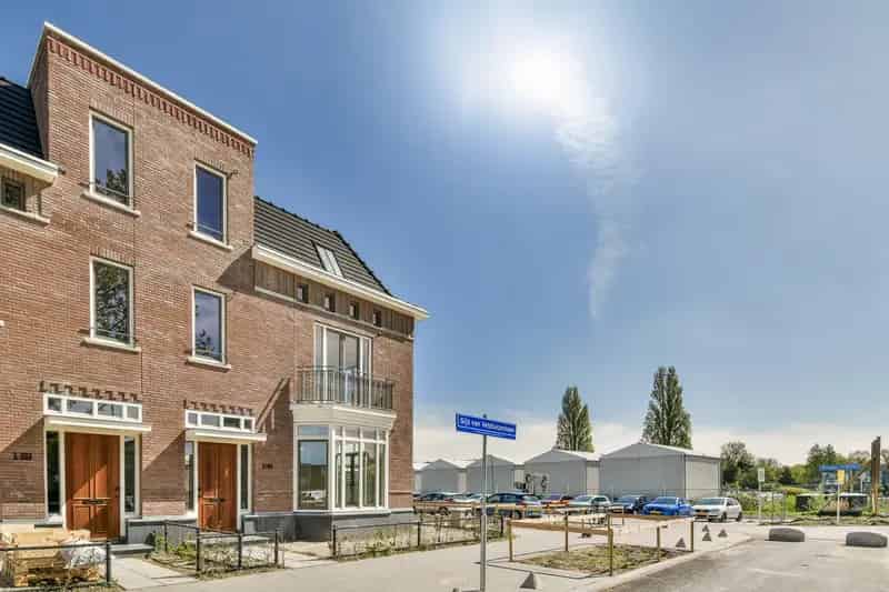 Hoekherenhuis Nieuw Kralingen 6 kamers 230m2