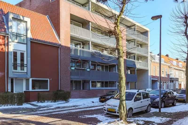 Gemeubileerd Appartement Helpman 2 Slaapkamers Eigen Parkeerplaats