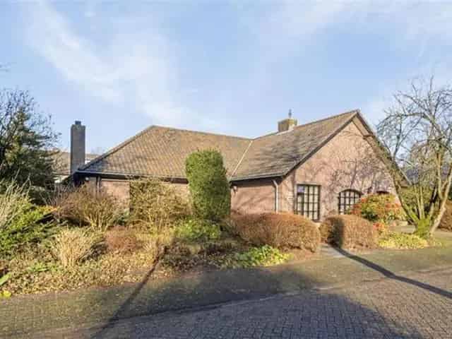 Riante Villa Koudenhoven Eindhoven: Ruim & Levensloopbestendig