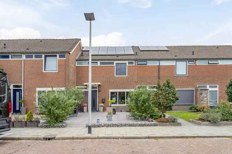 Tussenwoning 3 slaapkamers mogelijkheid 4e luxe badkamer HR++ beglazing