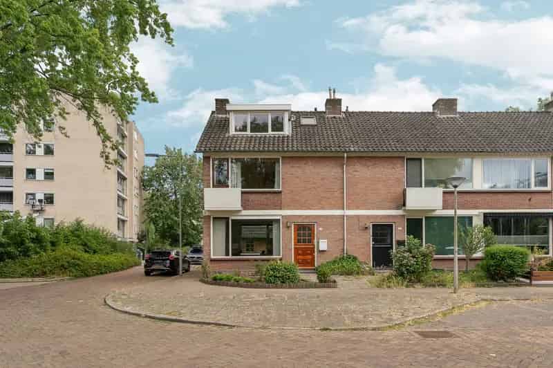 Arnhem - Ruime Eindwoning 4 Slaapkamers Grote Tuin