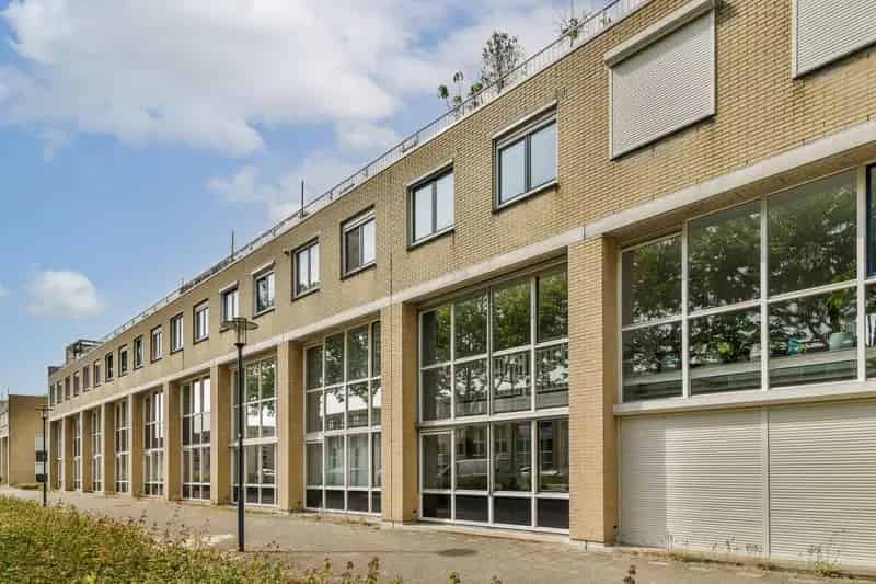 Herenhuis te Koop Capelle aan den IJssel 4 slaapkamers 2 terrassen