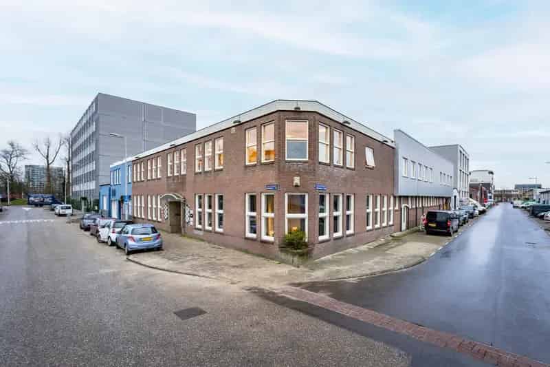 Kantoorruimte Amsterdam Schinkelgebied 1000m² te huur