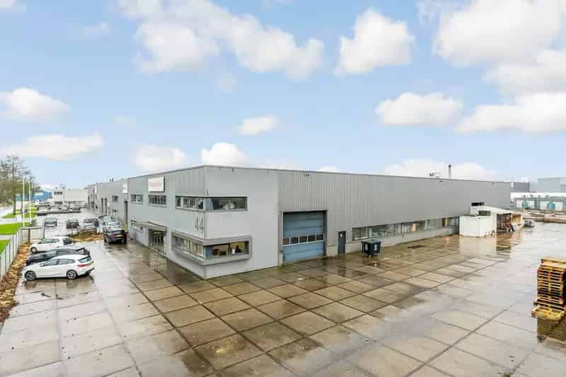 Bedrijfshal te huur Lelystad 1375m2  -  Groothandel Industrie