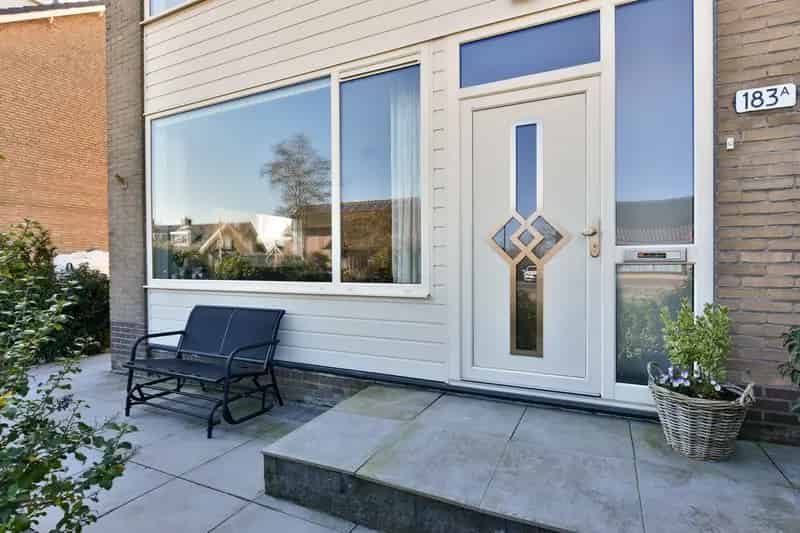 Huis te koop Wilnis: Ruime hoekwoning met garage en 4 slaapkamers