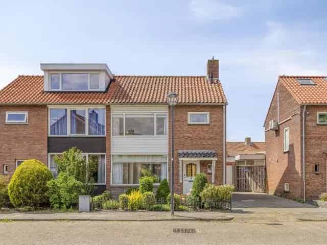 Twee Onder Een Kap Woning Prinsenbeek