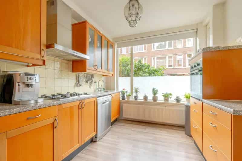 Royaal Woonhuis Charlois 145m2 4 slaapkamers 2 badkamers Tuin