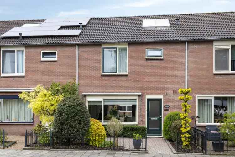 Huis te koop Apeldoorn: Ruime 4 Slaapkamers, Moderne Keuken, Tuin