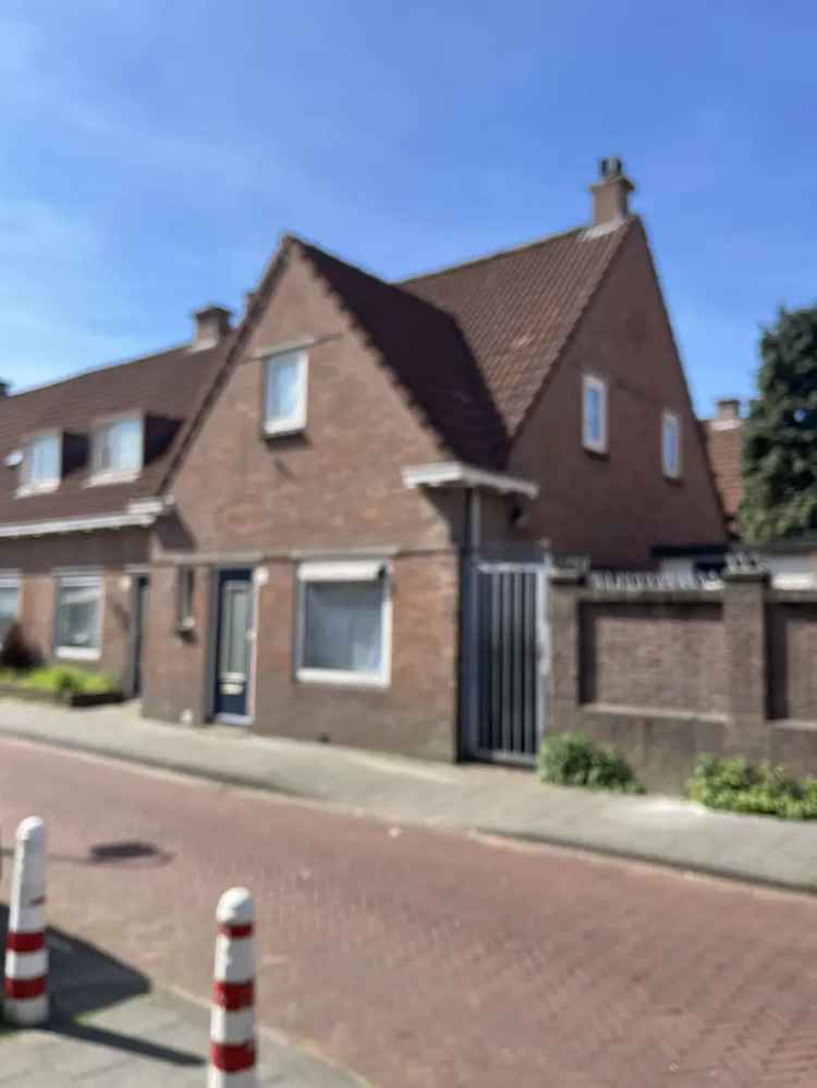 Eengezinswoning Spoorwijk 2 slaapkamers kluswoning