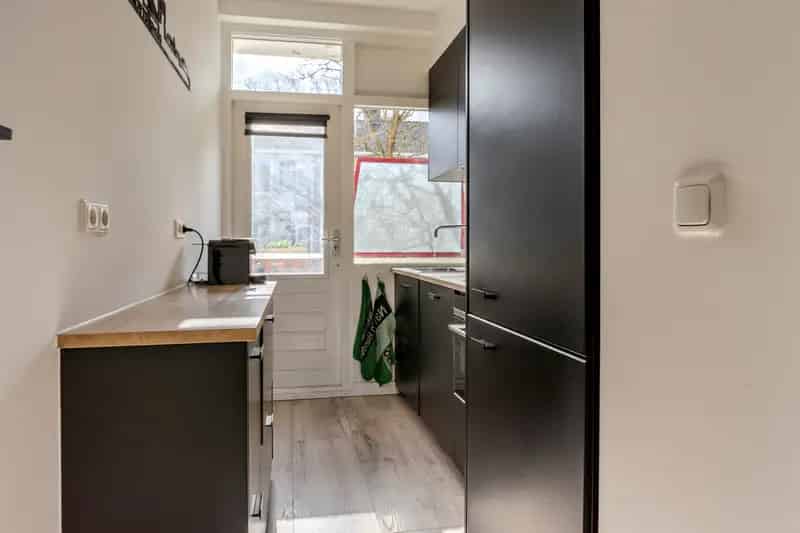 Instapklaar 2-kamer appartement Schiebroek