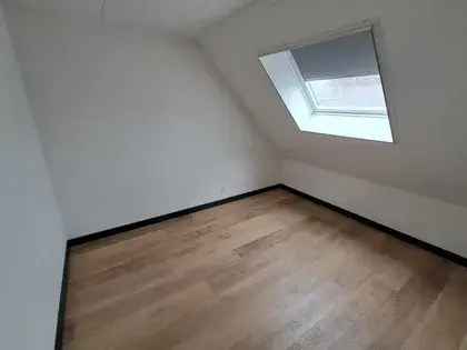 5 Kamer Huis 97m² Zwaag Nabij Dorpskern