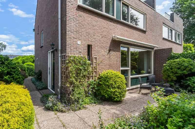 Huis te koop Kortenhoef 5 slaapkamers grote tuin