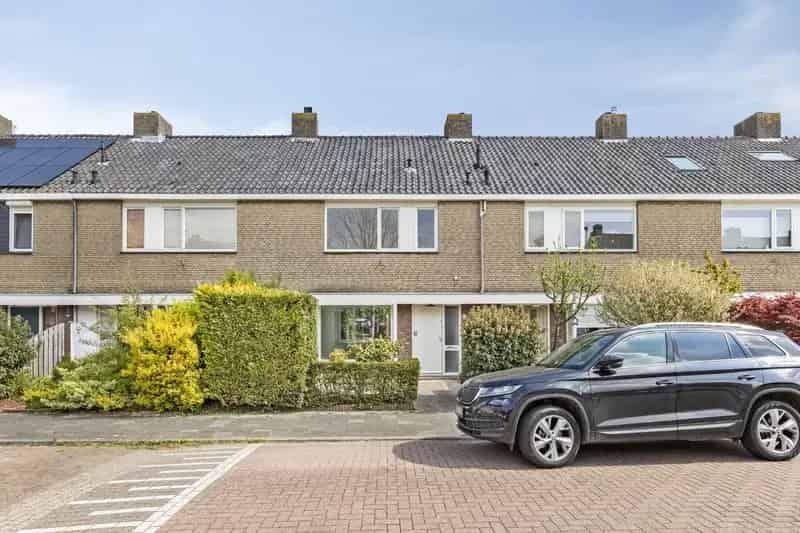 Ruime Tussenwoning 4 Slaapkamers Vogelwijk Leiderdorp